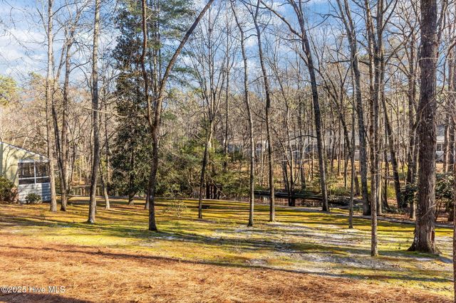 6 Village In The Woods Circle, Southern Pines, NC 28387