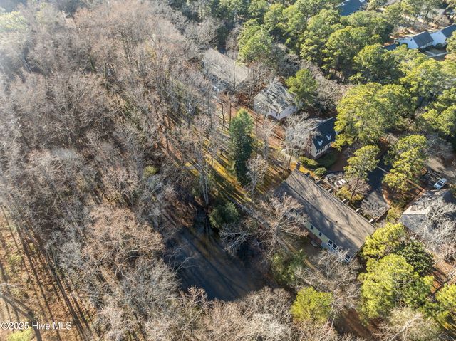 6 Village In The Woods Circle, Southern Pines, NC 28387