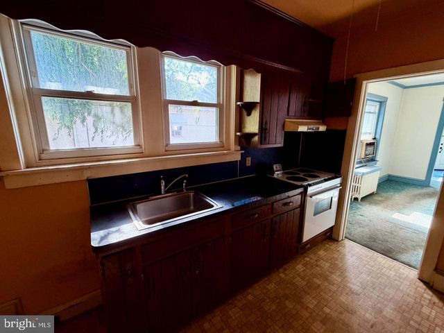 67 W SCHUYLKILL RD, Pottstown, PA 19465