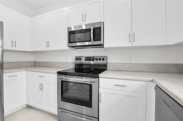 20610 NE 5th Pl, Miami, FL 33179