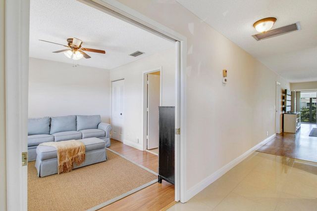 2730 SW 13th Street 203, Delray Beach, FL 33445