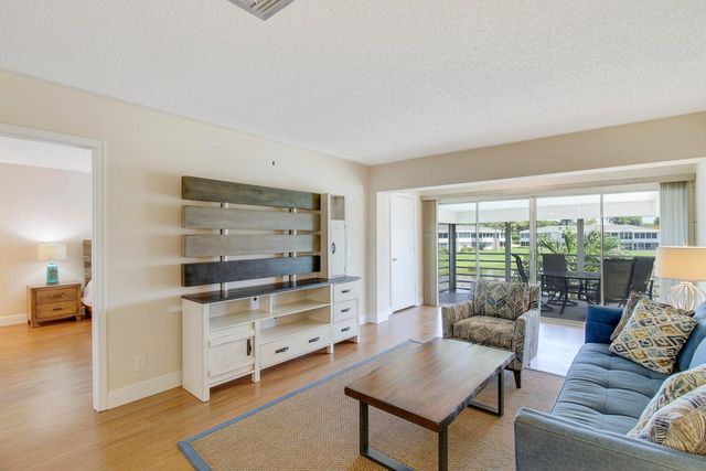 2730 SW 13th Street 203, Delray Beach, FL 33445