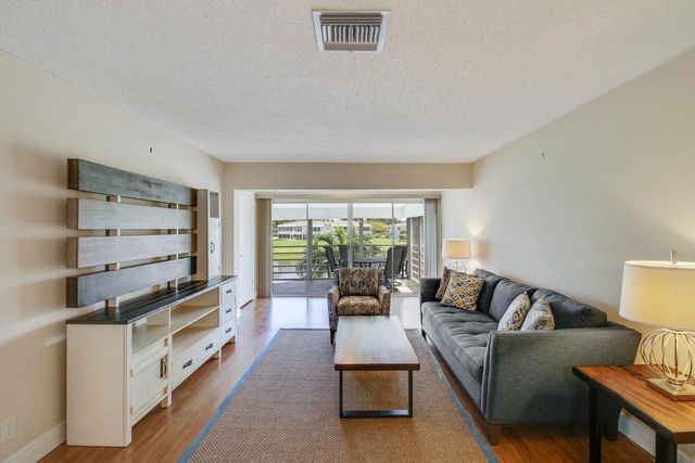 2730 SW 13th Street 203, Delray Beach, FL 33445