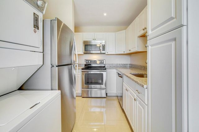 2730 SW 13th Street 203, Delray Beach, FL 33445