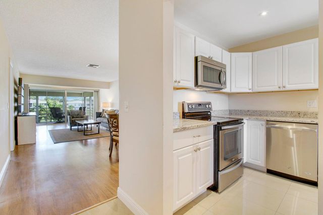 2730 SW 13th Street 203, Delray Beach, FL 33445