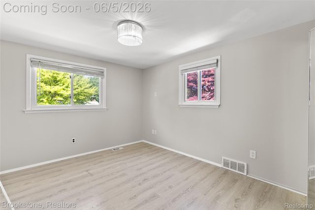 10835 Melbourne Avenue, Allen Park, MI 48101