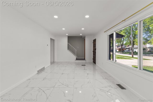 10835 Melbourne Avenue, Allen Park, MI 48101
