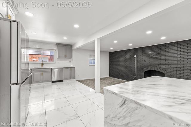 10835 Melbourne Avenue, Allen Park, MI 48101