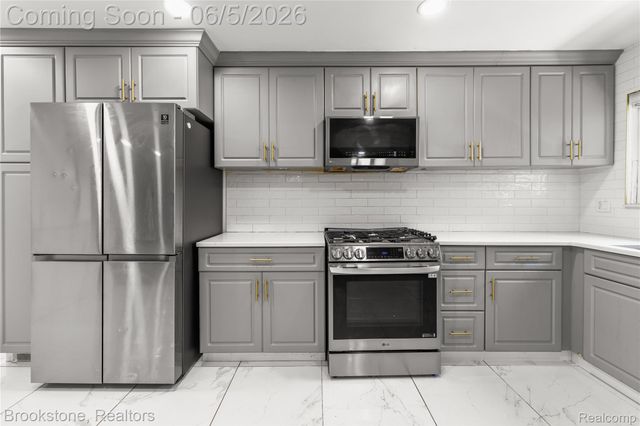 10835 Melbourne Avenue, Allen Park, MI 48101