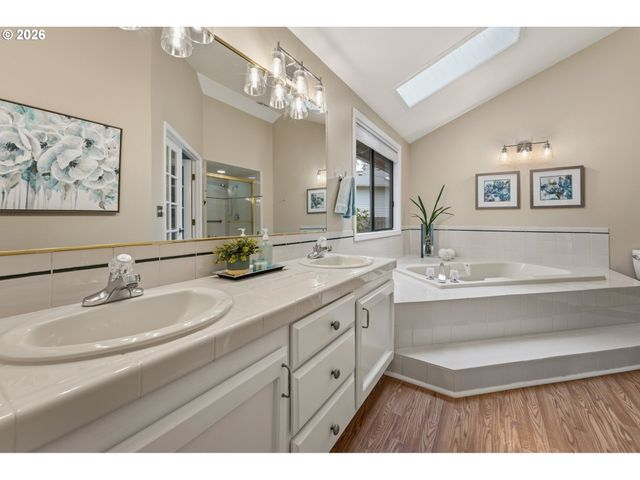 10075 Sw FLICKA Pl, Beaverton, OR 97008