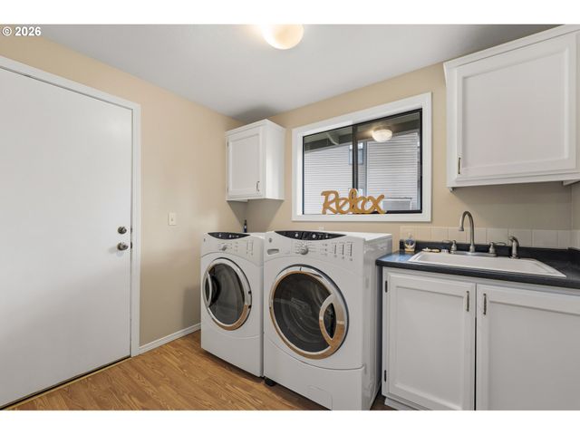 10075 Sw FLICKA Pl, Beaverton, OR 97008