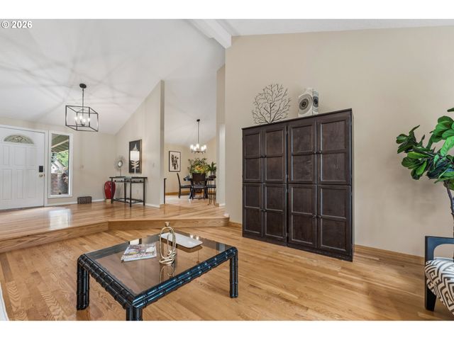 10075 Sw FLICKA Pl, Beaverton, OR 97008