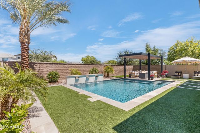 1454 E RAKESTRAW Lane, Gilbert, AZ 85298