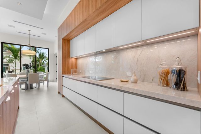 963 Dogwood Drive, Delray Beach, FL 33483