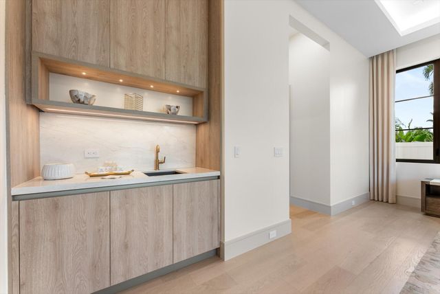 963 Dogwood Drive, Delray Beach, FL 33483