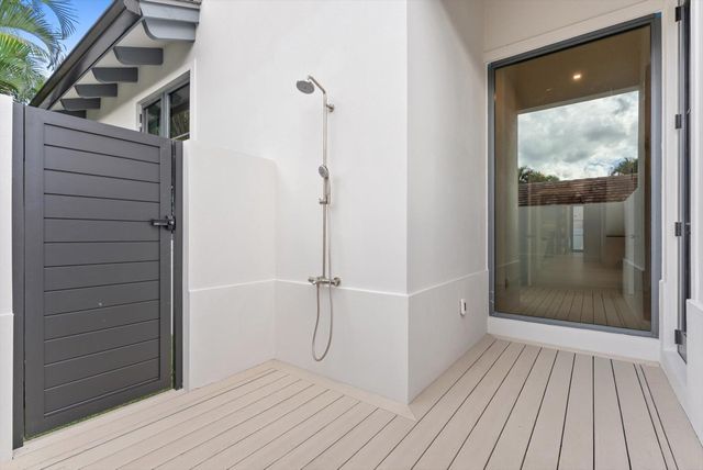 963 Dogwood Drive, Delray Beach, FL 33483