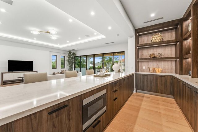 963 Dogwood Drive, Delray Beach, FL 33483