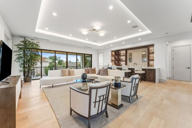 963 Dogwood Drive, Delray Beach, FL 33483