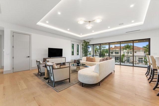 963 Dogwood Drive, Delray Beach, FL 33483