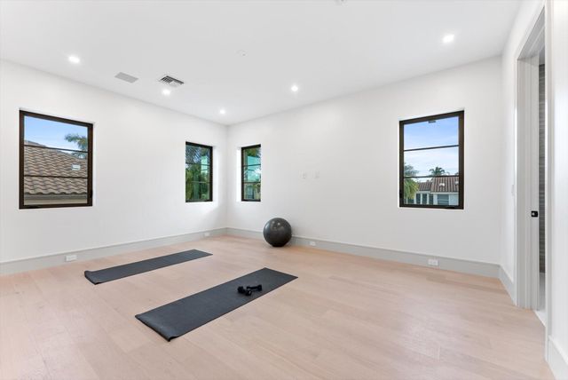 963 Dogwood Drive, Delray Beach, FL 33483