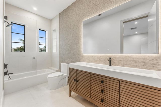 963 Dogwood Drive, Delray Beach, FL 33483