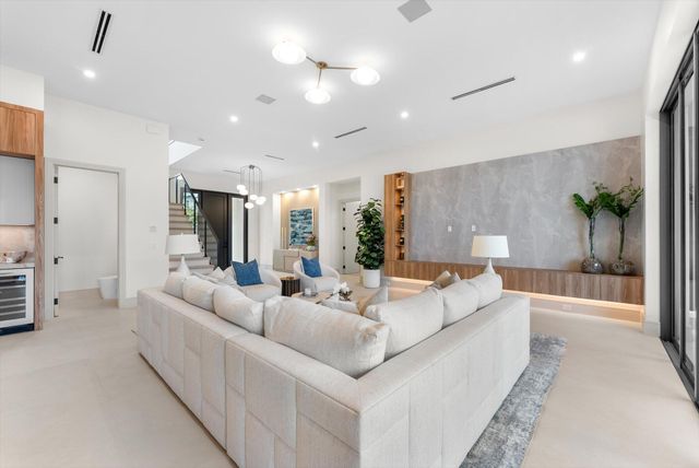 963 Dogwood Drive, Delray Beach, FL 33483