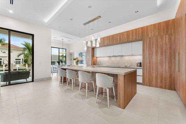 963 Dogwood Drive, Delray Beach, FL 33483