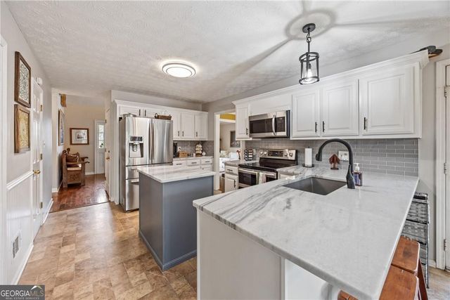 124 Price Hills Court, Sugar Hill, GA 30518