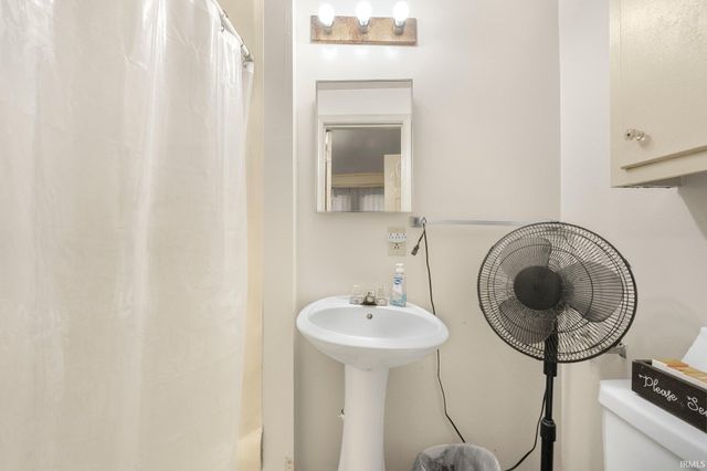 4029 Barr Street, Fort Wayne, IN 46806