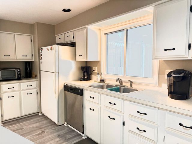 8010 HIGHPOINT BOULEVARD, Brooksville, FL 34613