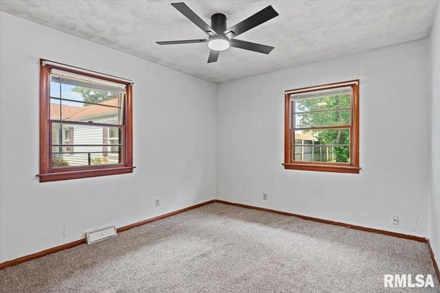 1601 W Enos Avenue, Springfield, IL 62702
