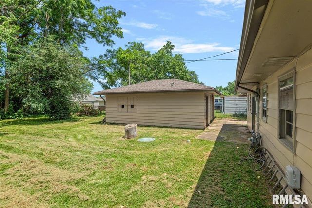 1601 W Enos Avenue, Springfield, IL 62702