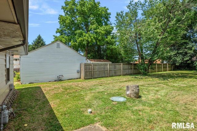 1601 W Enos Avenue, Springfield, IL 62702