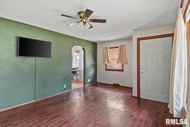 1601 W Enos Avenue, Springfield, IL 62702