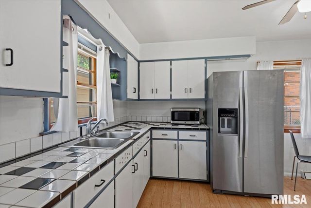 1601 W Enos Avenue, Springfield, IL 62702