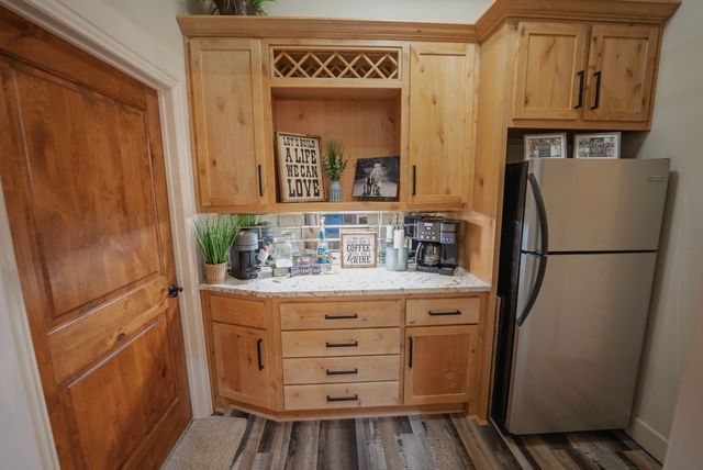 290 Barton Road, Maypearl, TX 76064