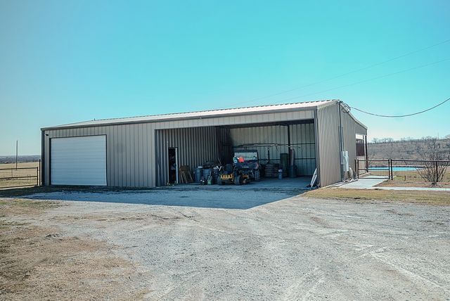 290 Barton Road, Maypearl, TX 76064