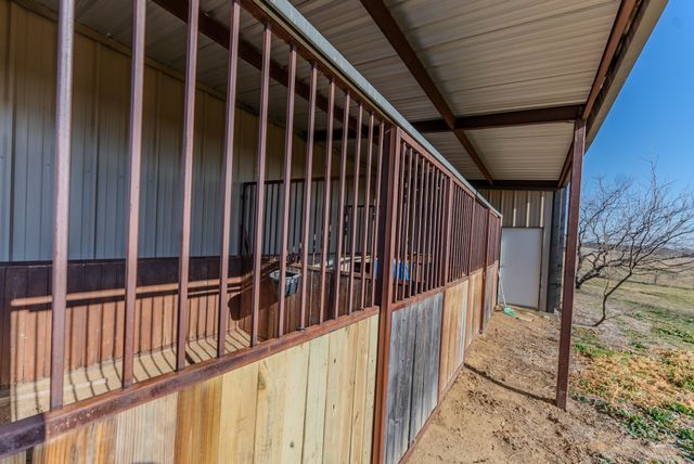 290 Barton Road, Maypearl, TX 76064