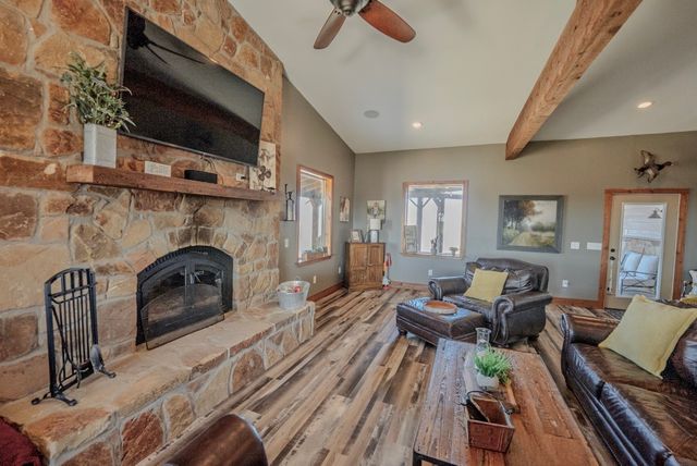 290 Barton Road, Maypearl, TX 76064