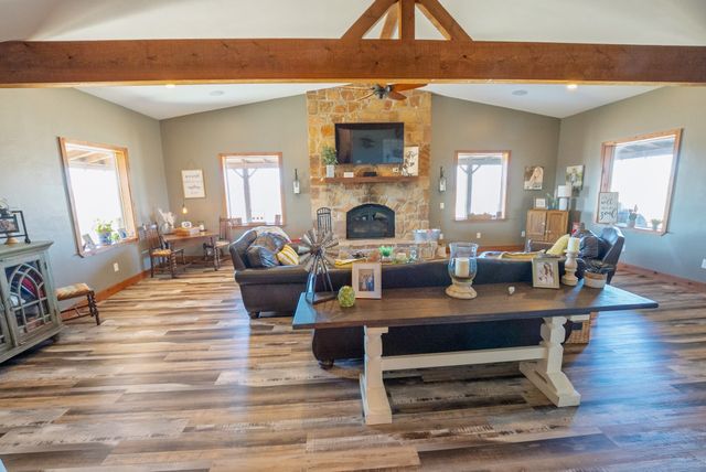 290 Barton Road, Maypearl, TX 76064