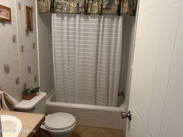 223 OAK RIDGE Drive, Welaka, FL 32193