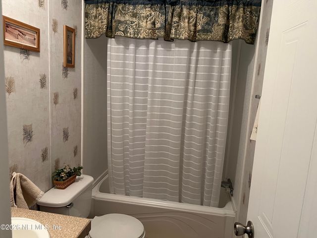 223 OAK RIDGE Drive, Welaka, FL 32193