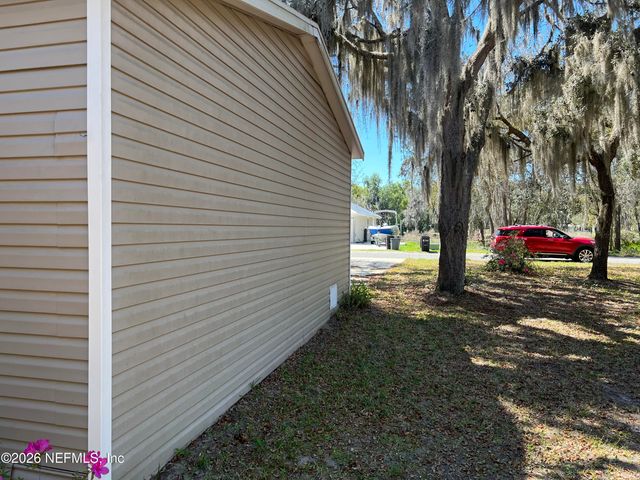 223 OAK RIDGE Drive, Welaka, FL 32193