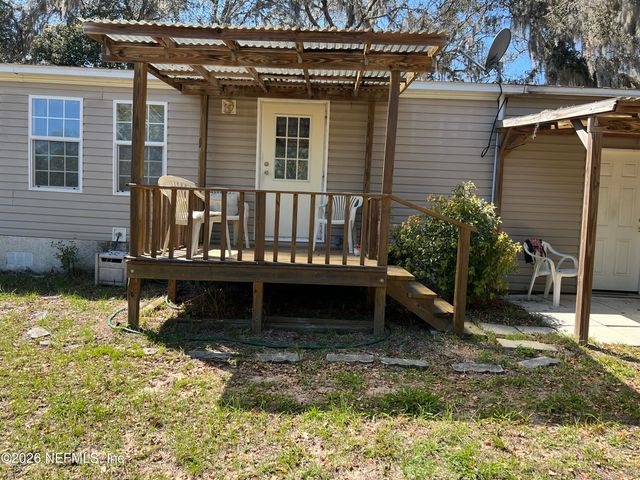 223 OAK RIDGE Drive, Welaka, FL 32193