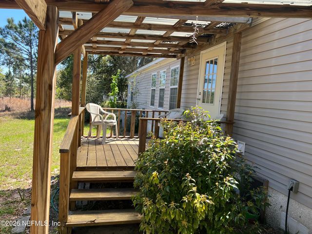 223 OAK RIDGE Drive, Welaka, FL 32193