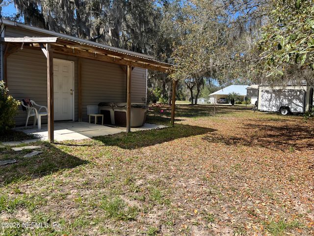 223 OAK RIDGE Drive, Welaka, FL 32193