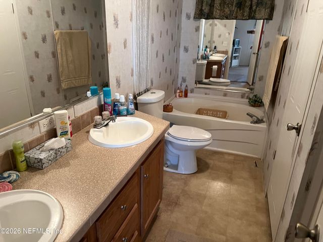 223 OAK RIDGE Drive, Welaka, FL 32193