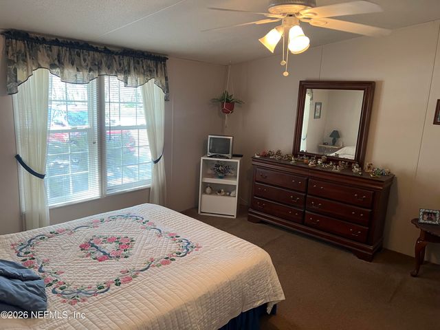 223 OAK RIDGE Drive, Welaka, FL 32193