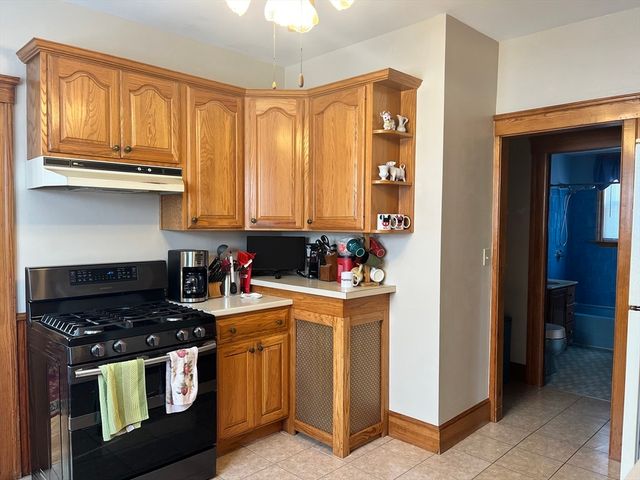 49 Farnham St, Fall River, MA 02720