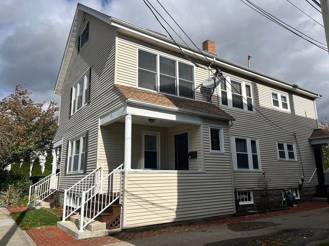 49 Farnham St, Fall River, MA 02720